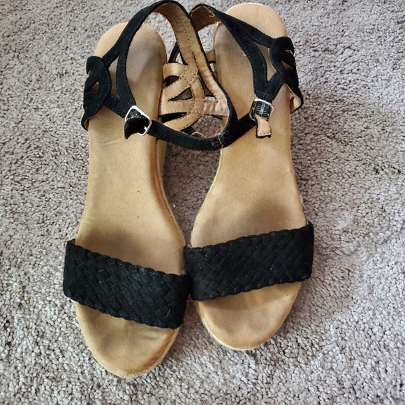 Soft Strap Wedges - Picture 5 of 5